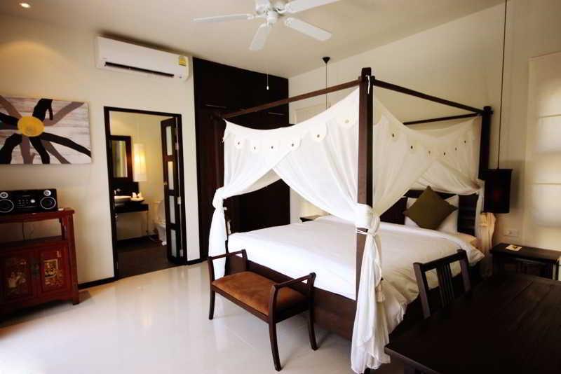 Two Oriental Style Layan Villa Phuket