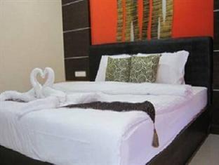 Dengba Phuket Hostel