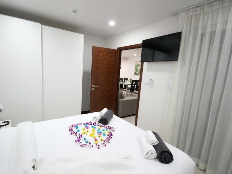 Butterfly Apartment *