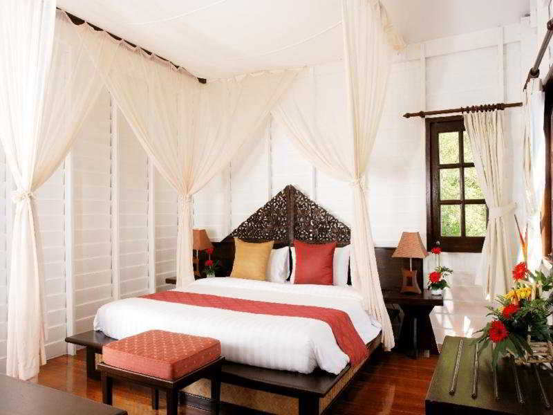 Seasons Naiharn Phuket