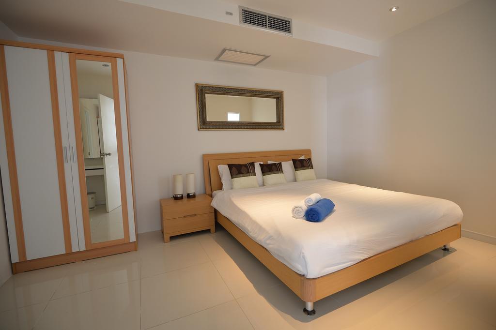 Sunset Plaza Condominium Karon