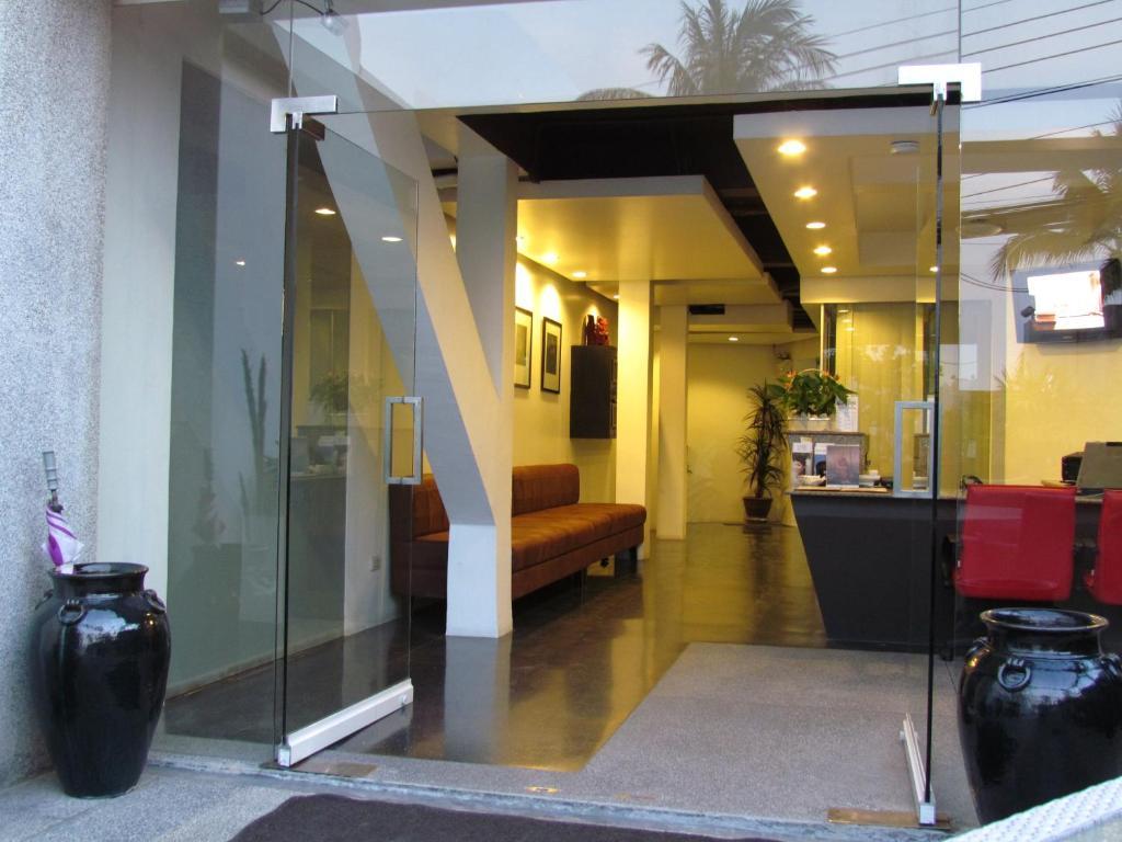 Hotel The Front And