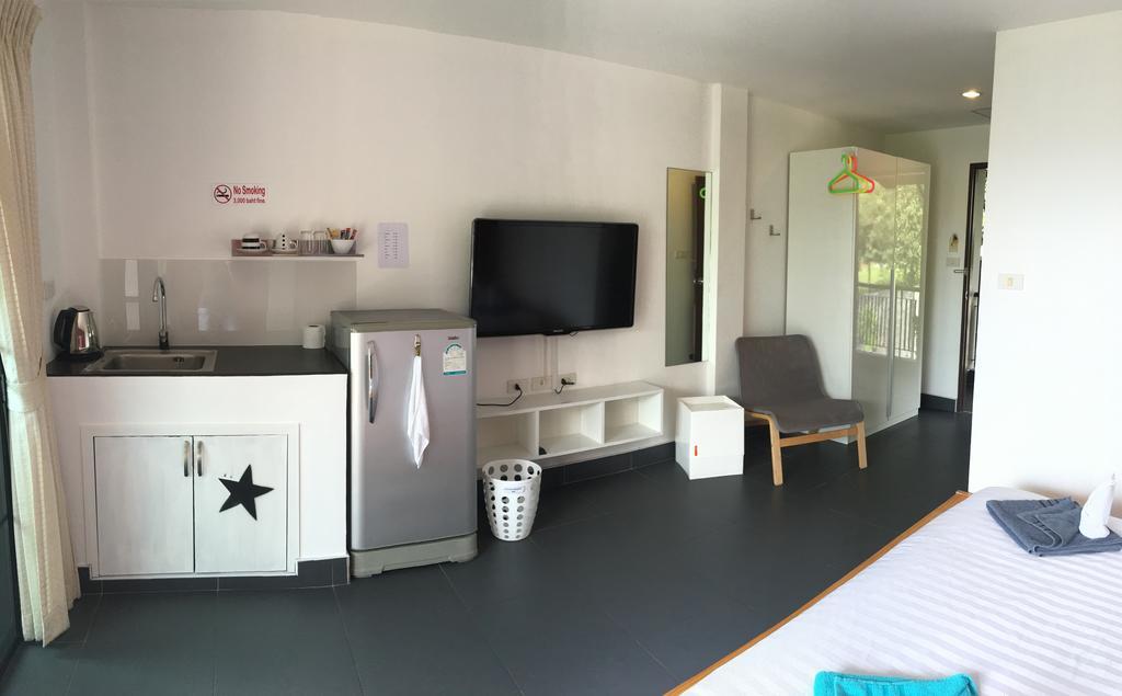 Hotel Baan Andaman Sea Surf 3*