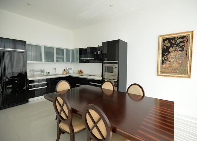 Sunset Plaza Condominium Apartment *