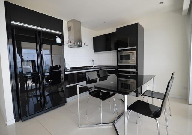 Sunset Plaza Condominium Apartment *