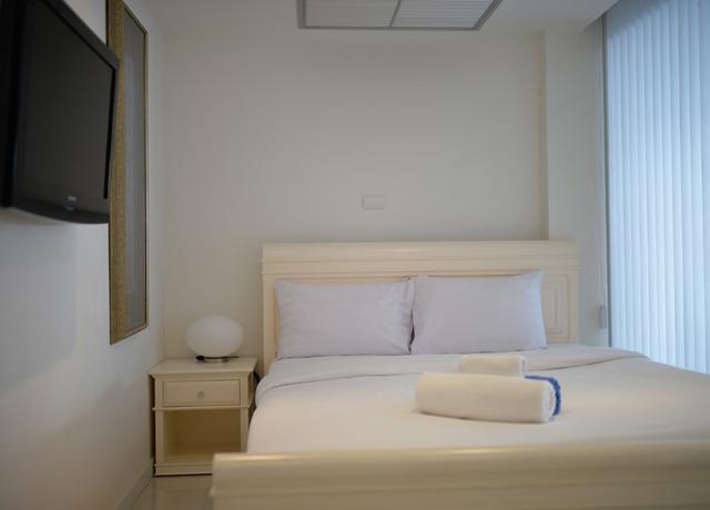 Sunset Plaza Condominium
