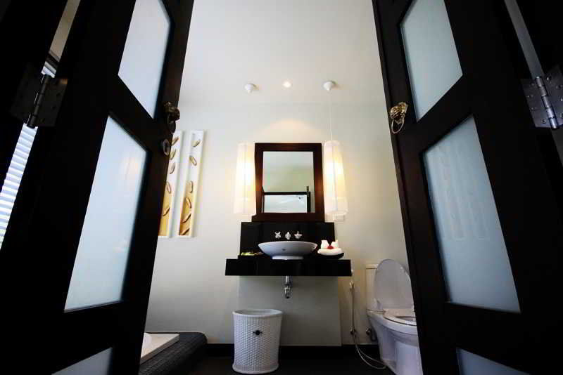 Two Oriental Style Layan Villa Phuket