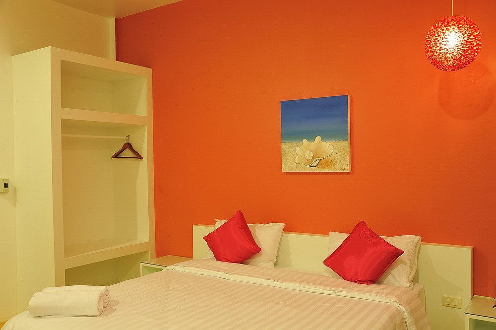 Clear House Phuket 2*