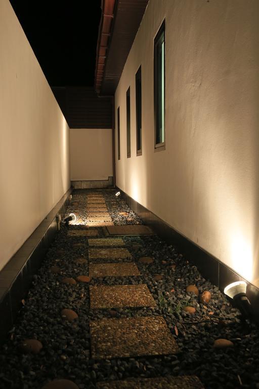 Villa Naiharn *