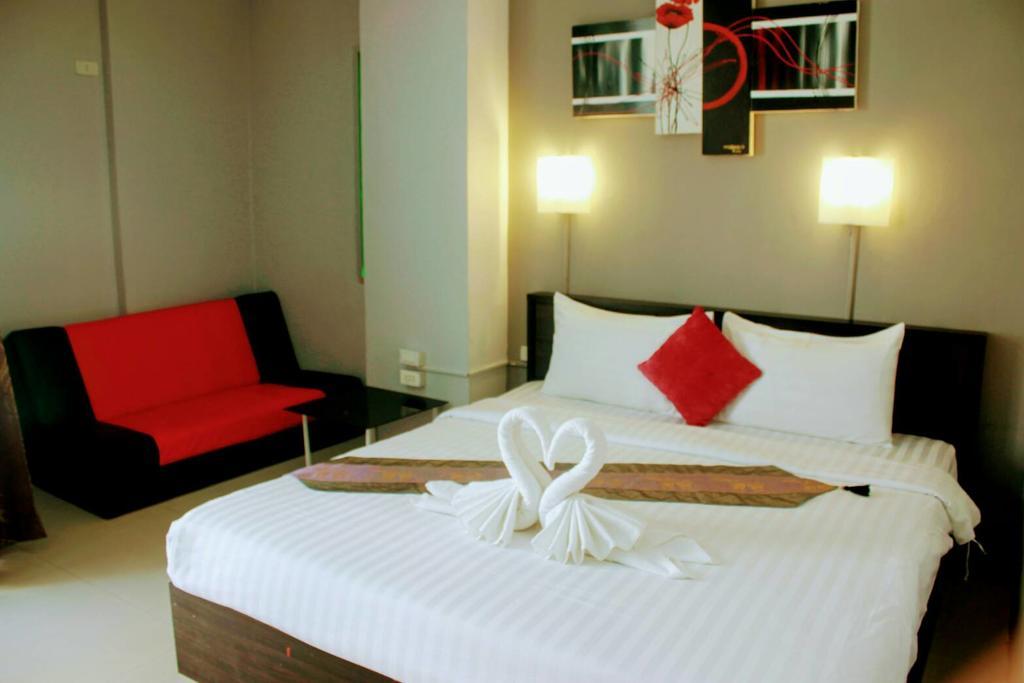 Hotel Holiday Home Patong Patong