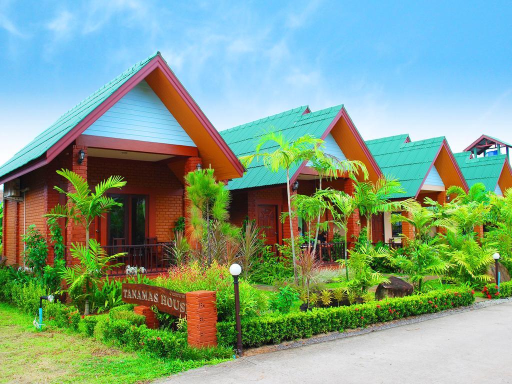 Tanamas House Inn