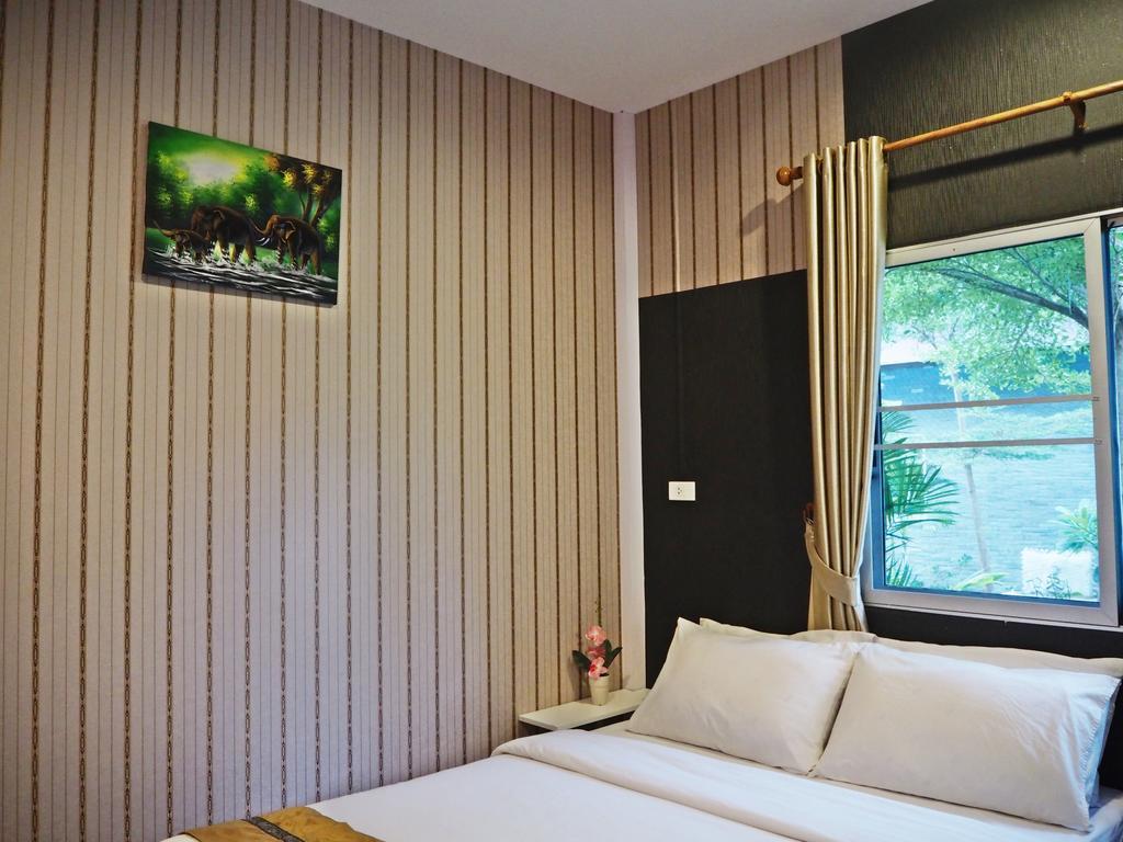 Canal Hotel