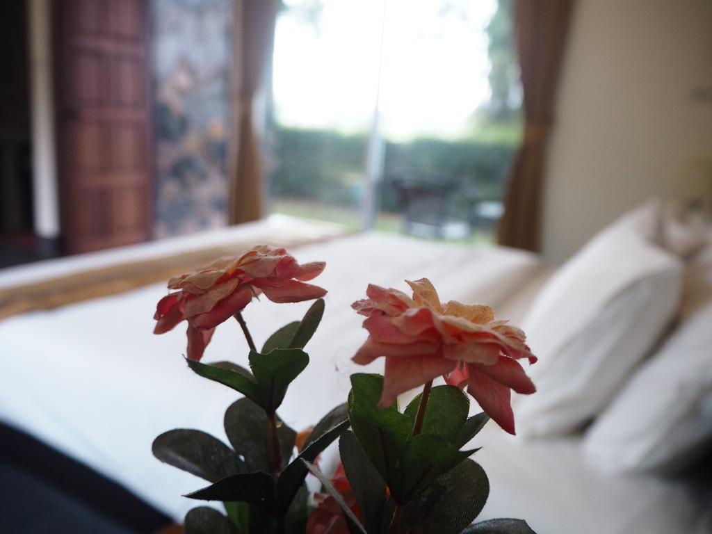 Canal Hotel 2*