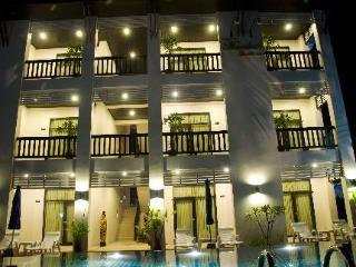 Monaburi Boutique