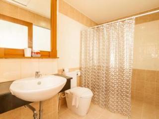Larn Park Resortel Hotel