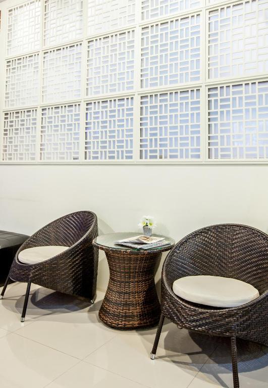 Modern Place 3*
