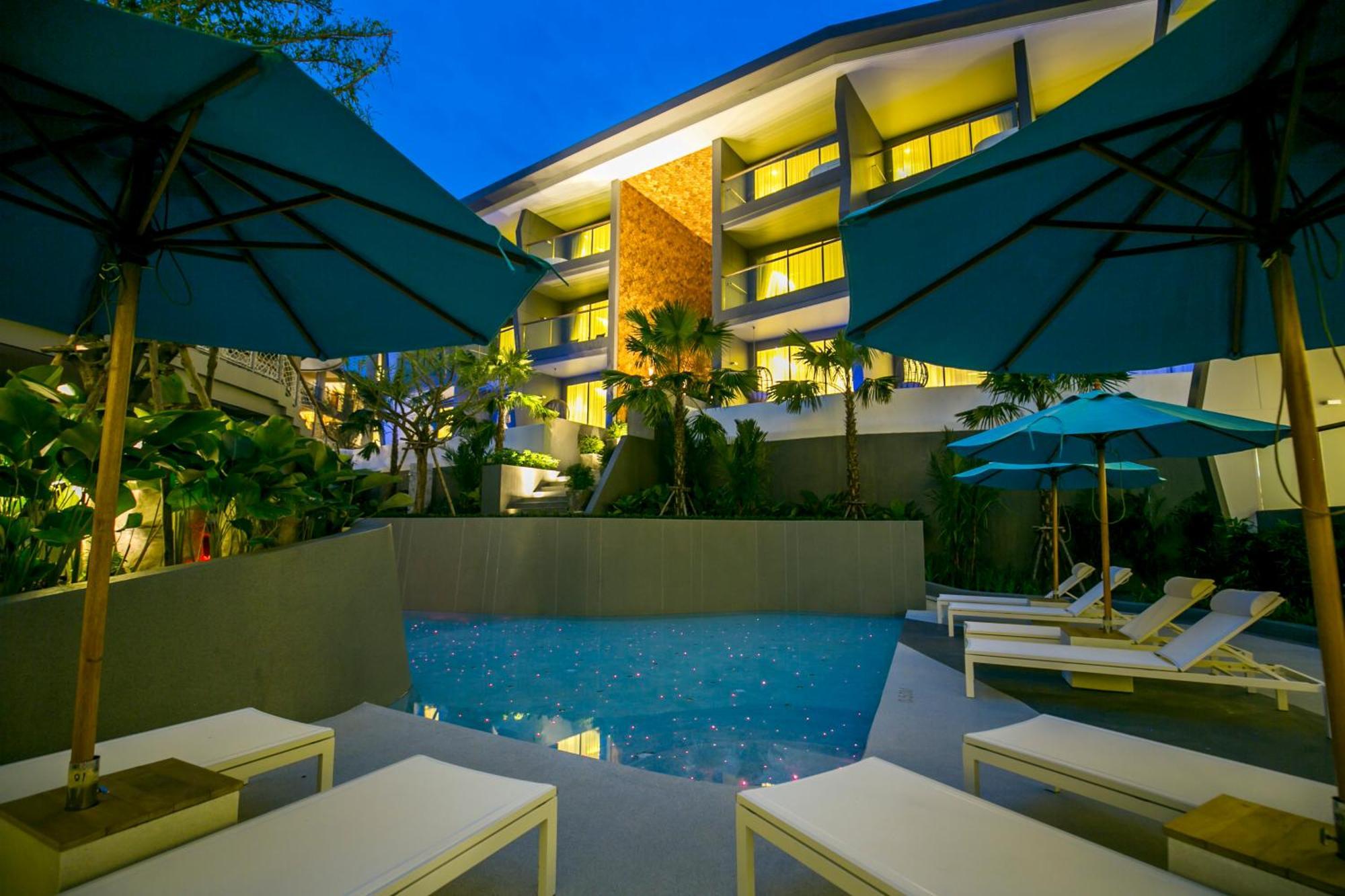 The Sis - Adult Only Resort