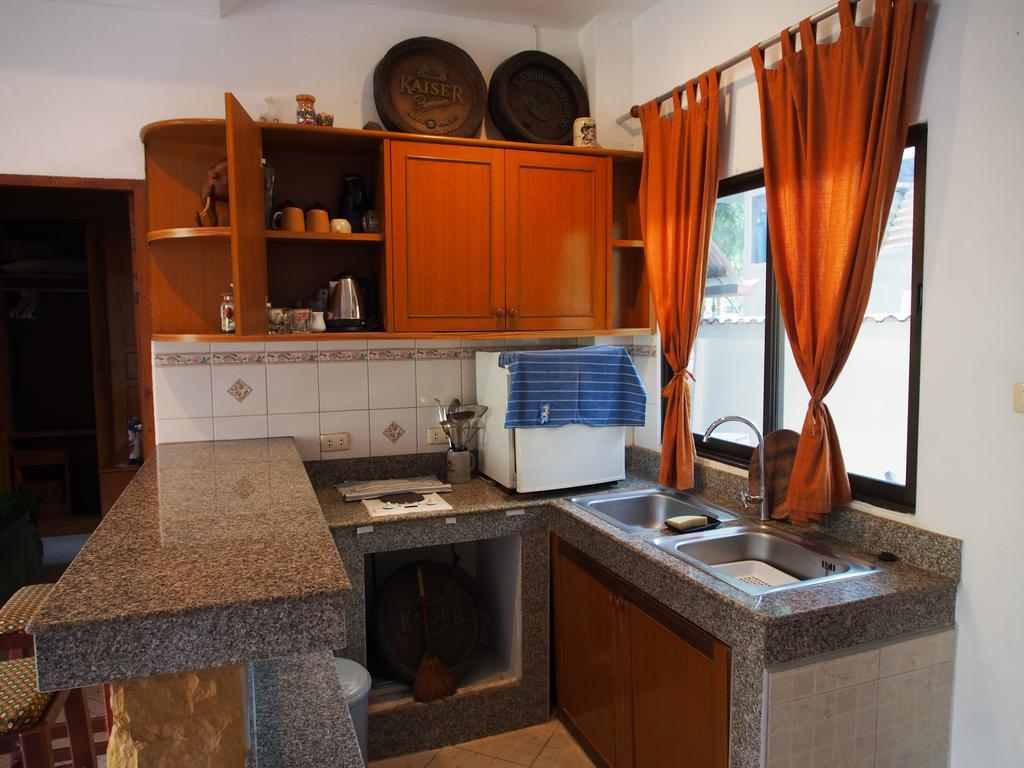 Waree's Guest house 2*