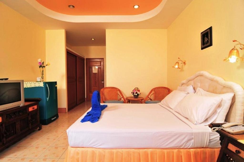 Baan Hill Phuket Resort 3*