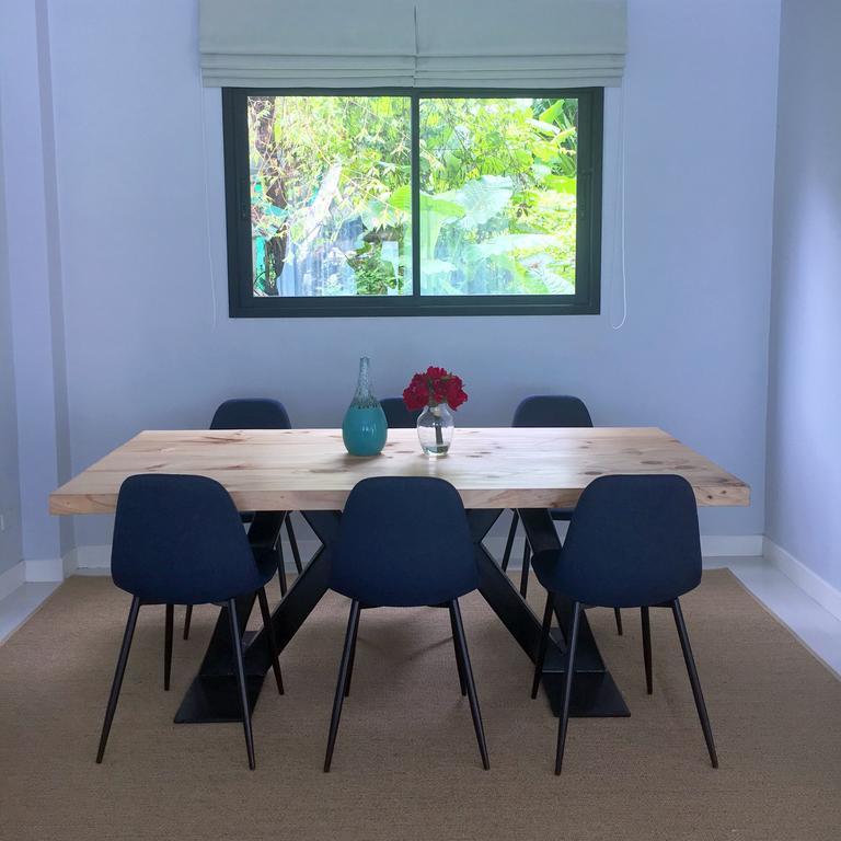 House - 1 Min Walk To Villa *