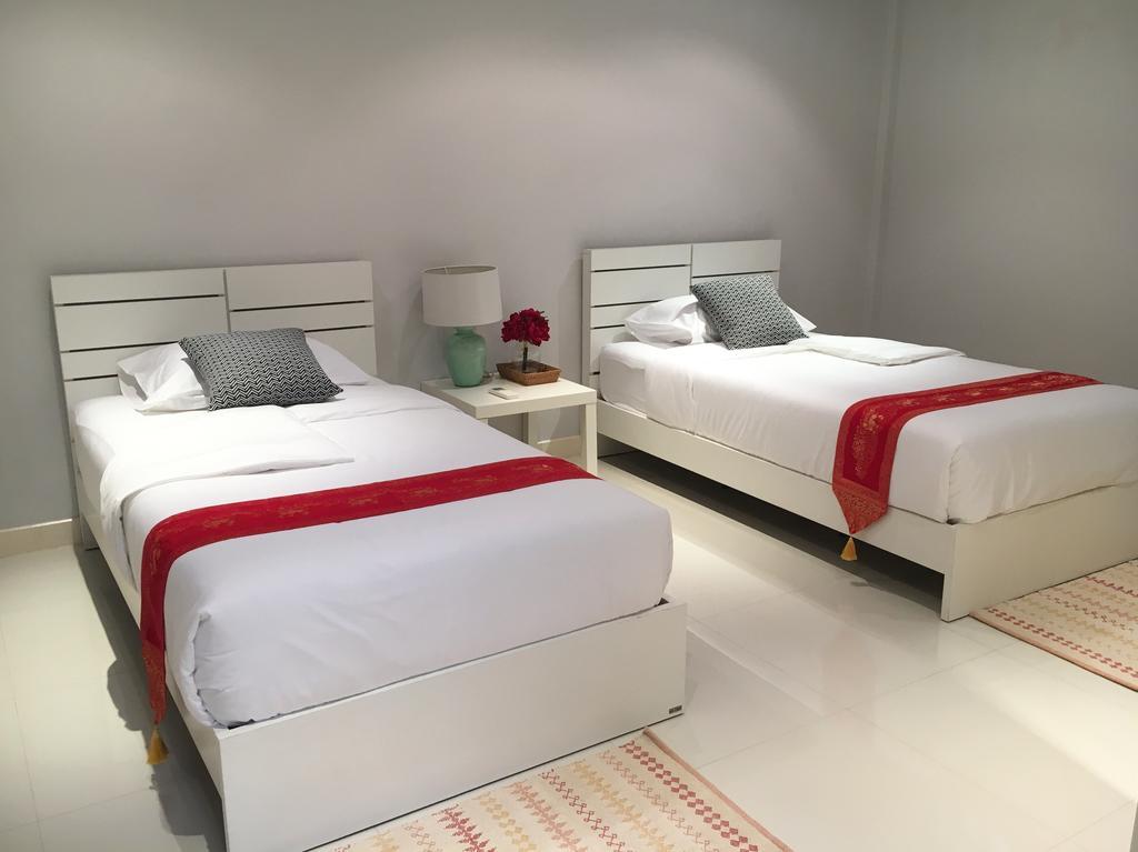 House - 1 Min Walk To Villa