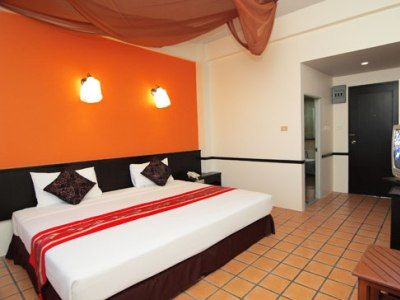 Rome Place Hotel Phuket