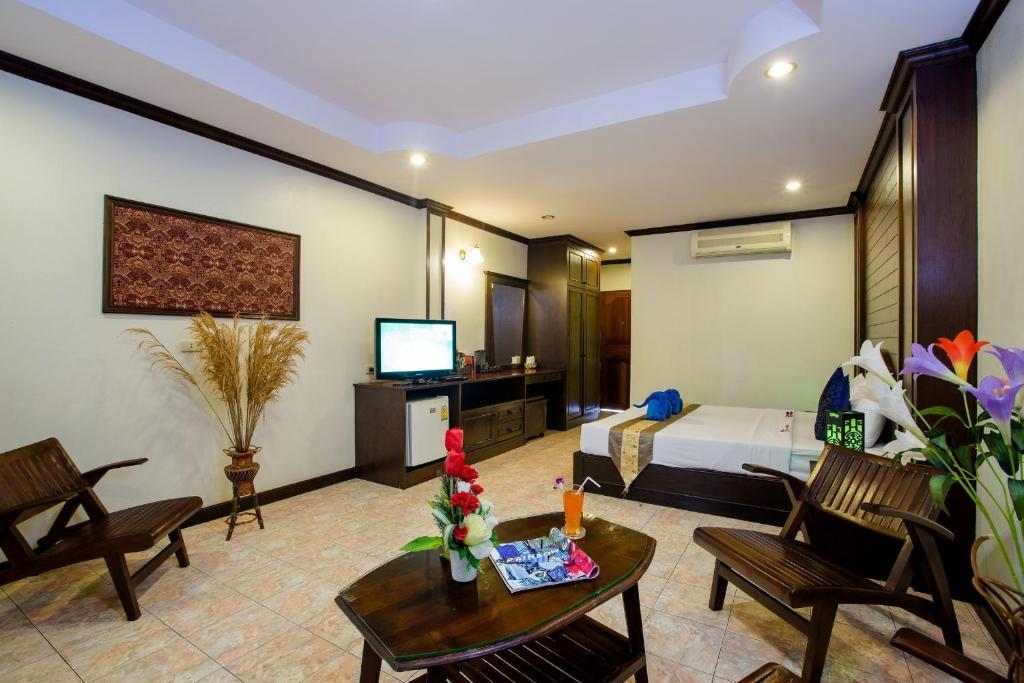 Hotel Baan Veerakit Patong