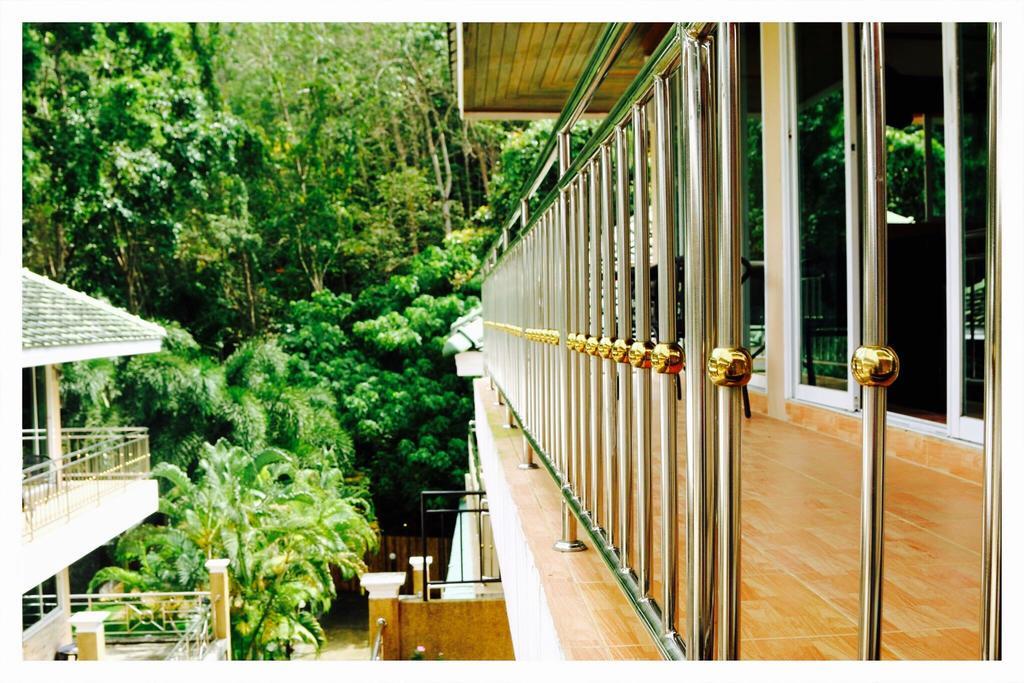 Baan Mon