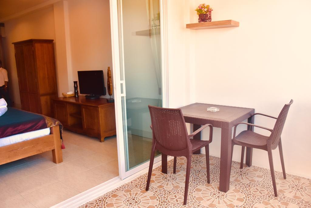 Baan Rosa Bangtao Apartment