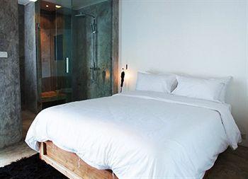 Ella Bed Bed & Breakfast Patong