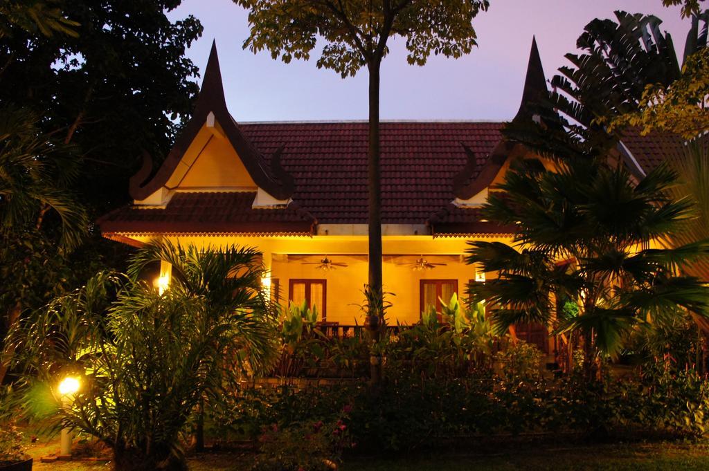 Palm Village Resort 3*