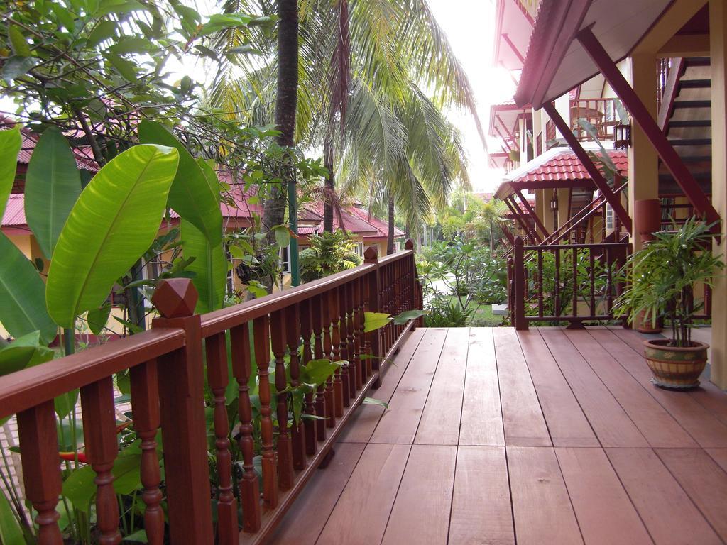 Resort Palm Village 3*