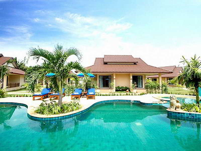 Blu Pine & Pool Access - Sha 4*