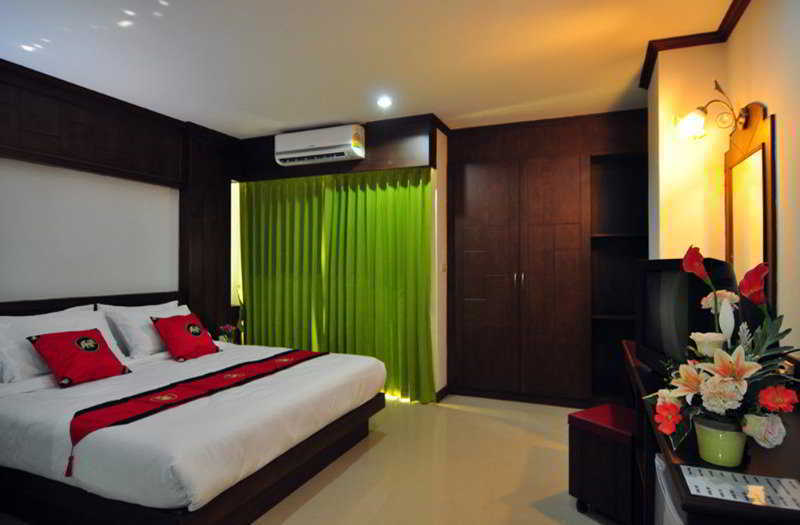 Yk Patong Resort Hotel 2*