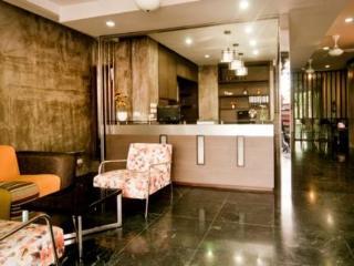 Oyo 358 Rattana Thalang Hotel