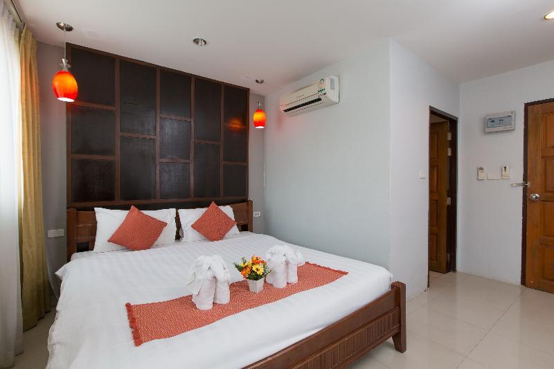 Time Out Beachfront 3* Patong