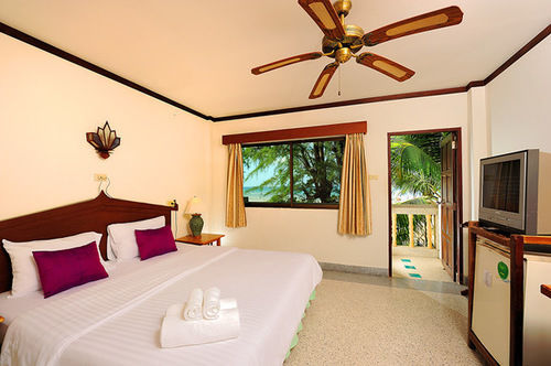 Thai Kamala Front Resort