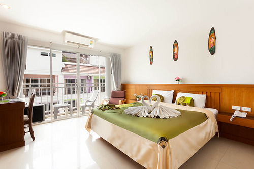 Larn Park Resortel Hotel