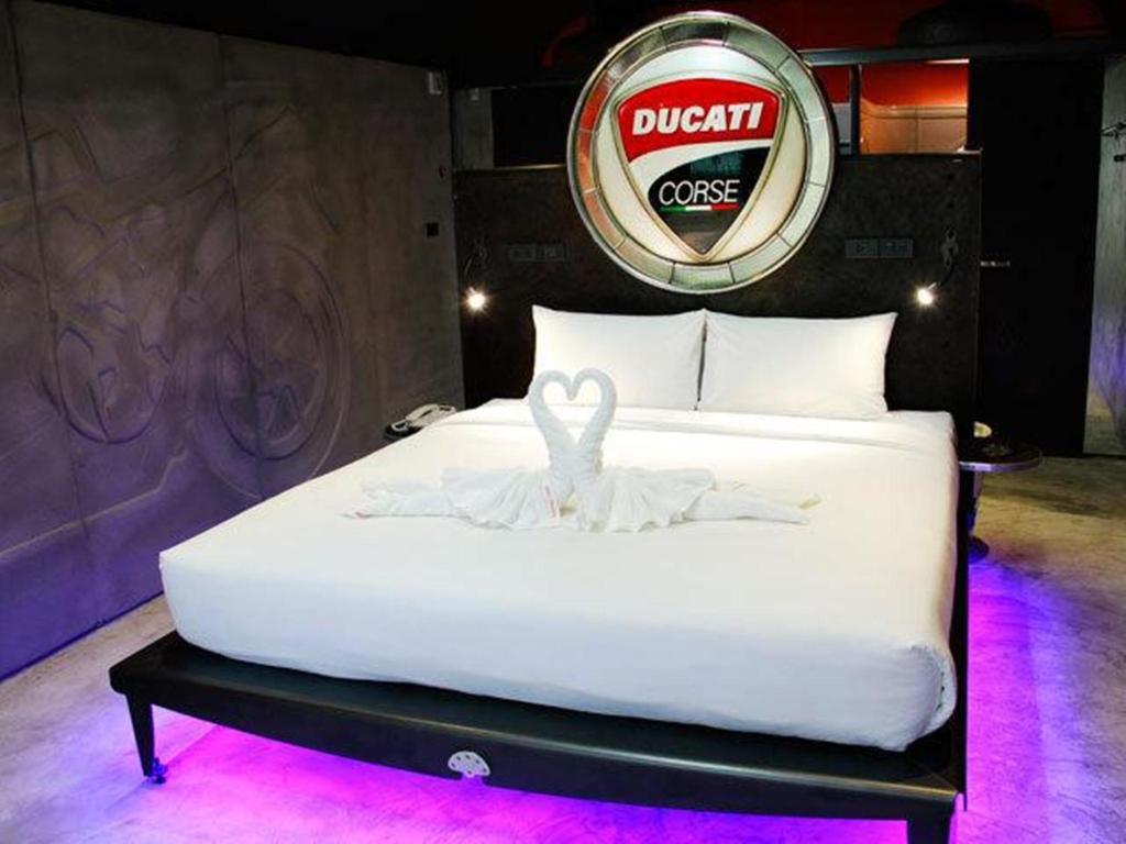 Hotel Nicky's Handlebar Patong