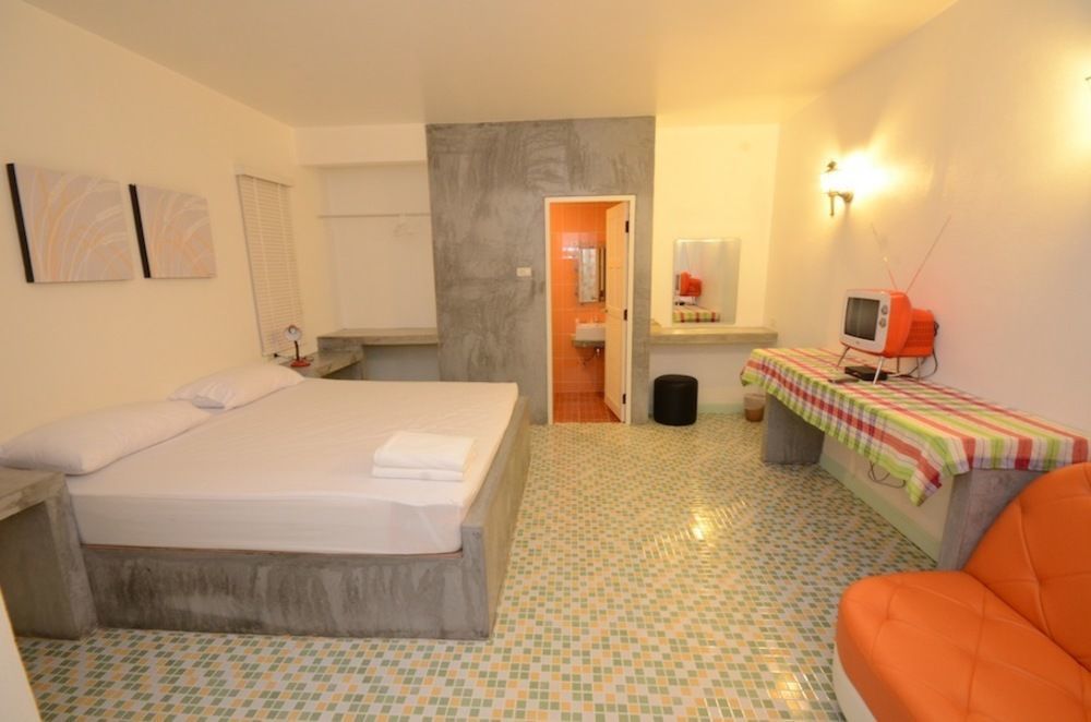 Baansuan Leela Hotel