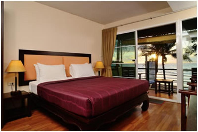 Beachfront Hotel Kamala Beach