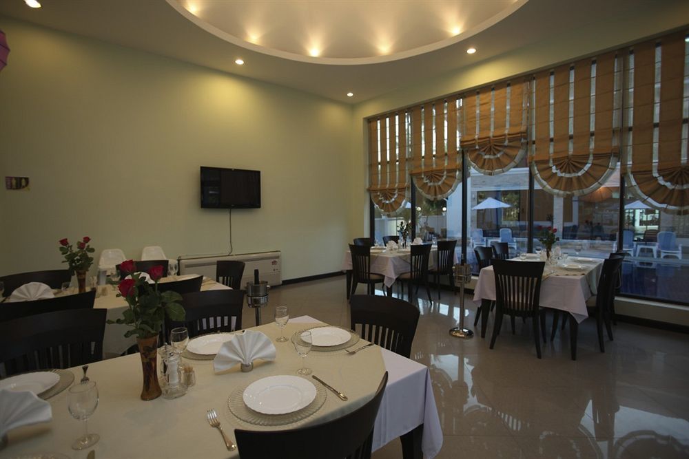 Grand House -sha 3* Rawai