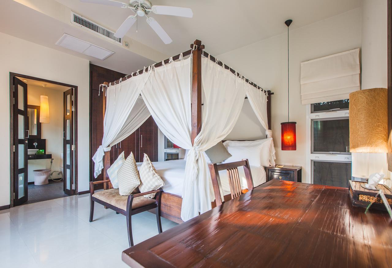 Two Villas Holiday Oriental Style Nai Harn Beach Villa
