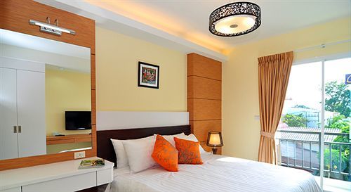 Jula Place Hotel Chalong