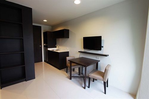 Hotel Leisure Place Phuket 3*