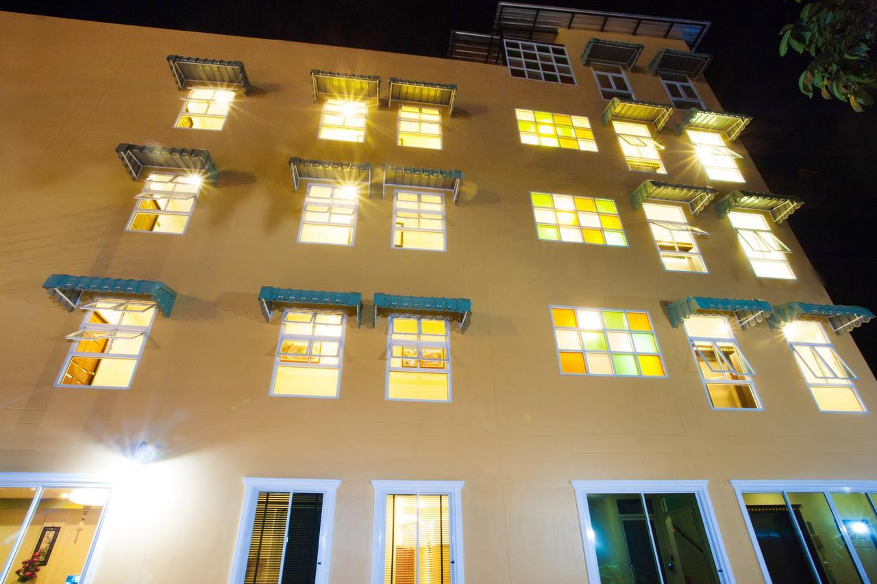 Le Hua Hotel
