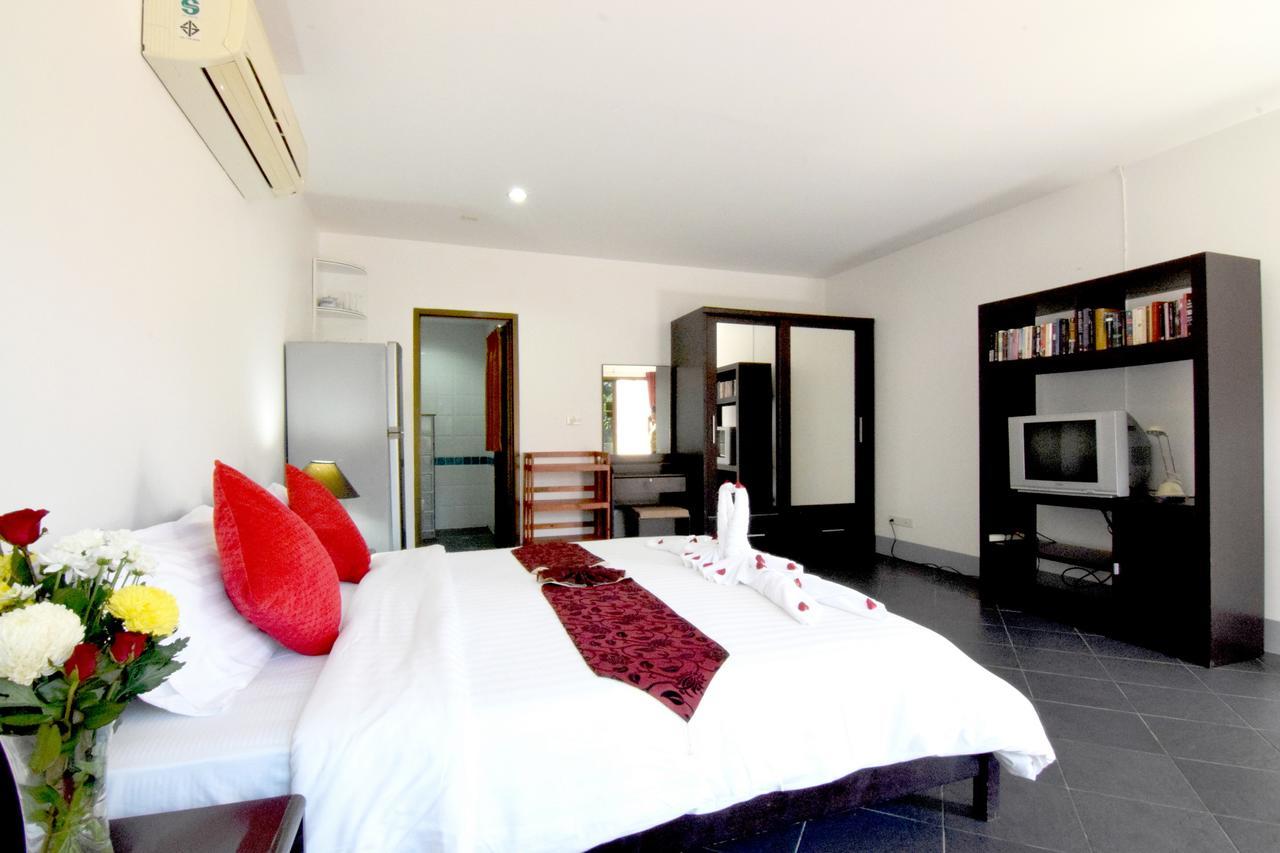 Deng's Hotel 3*