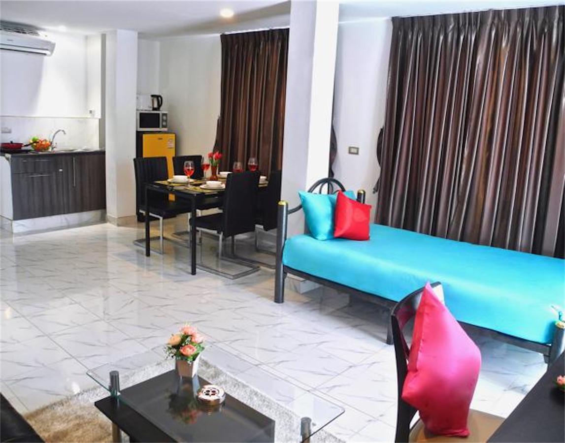 Le Versace Apartment *