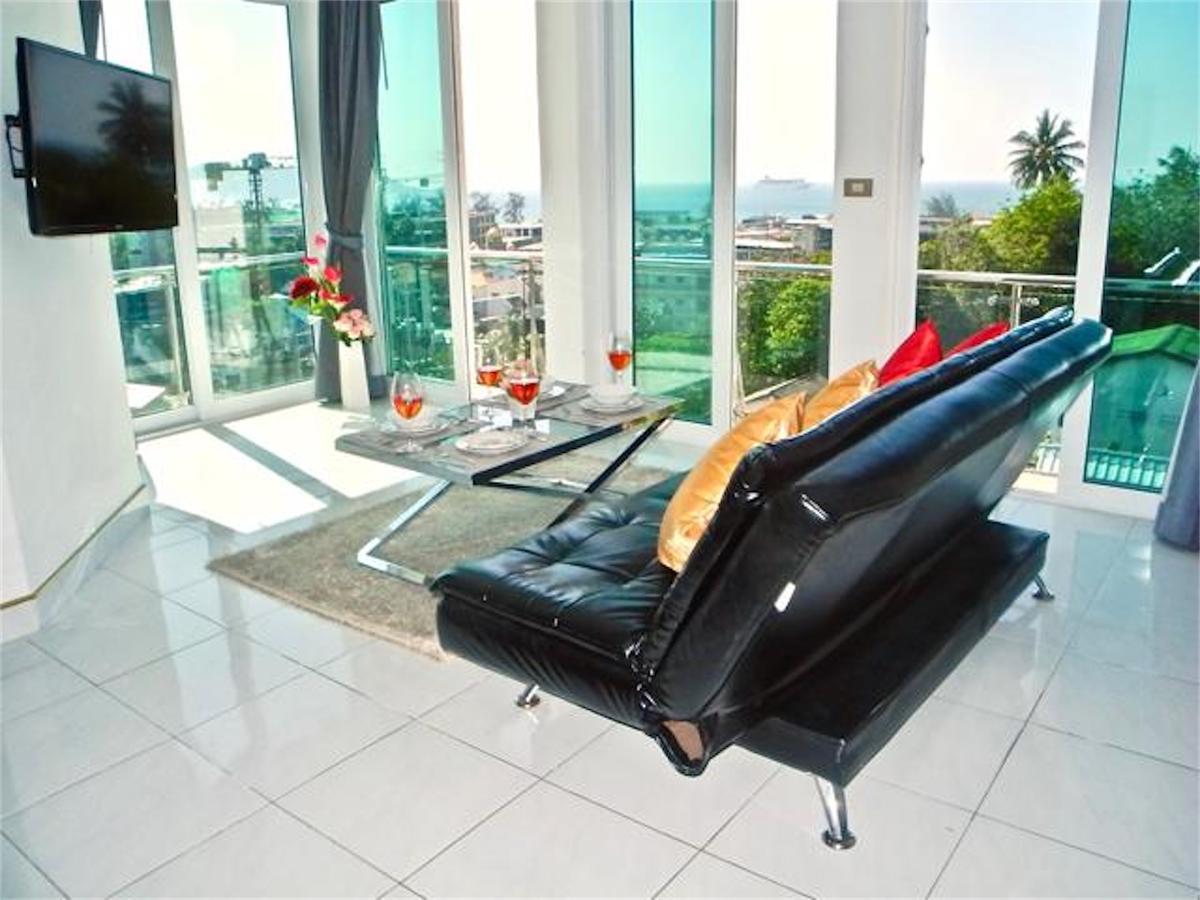 Le Versace Apartment *
