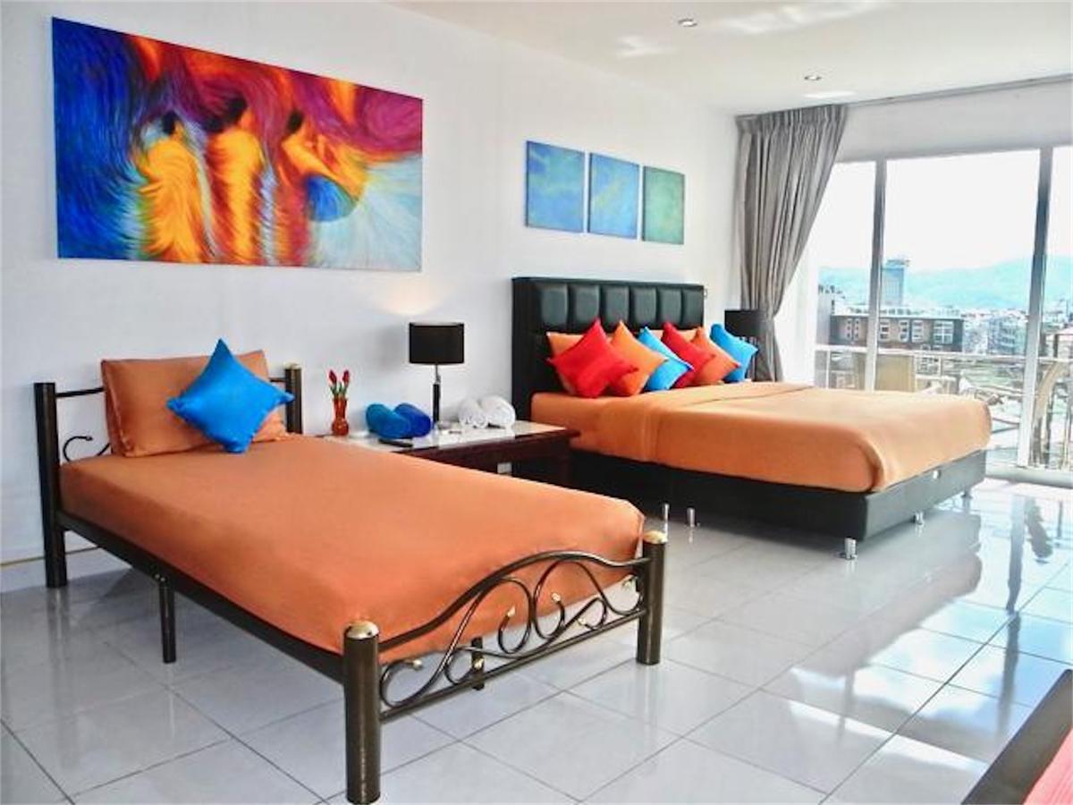 Le Versace Apartment *